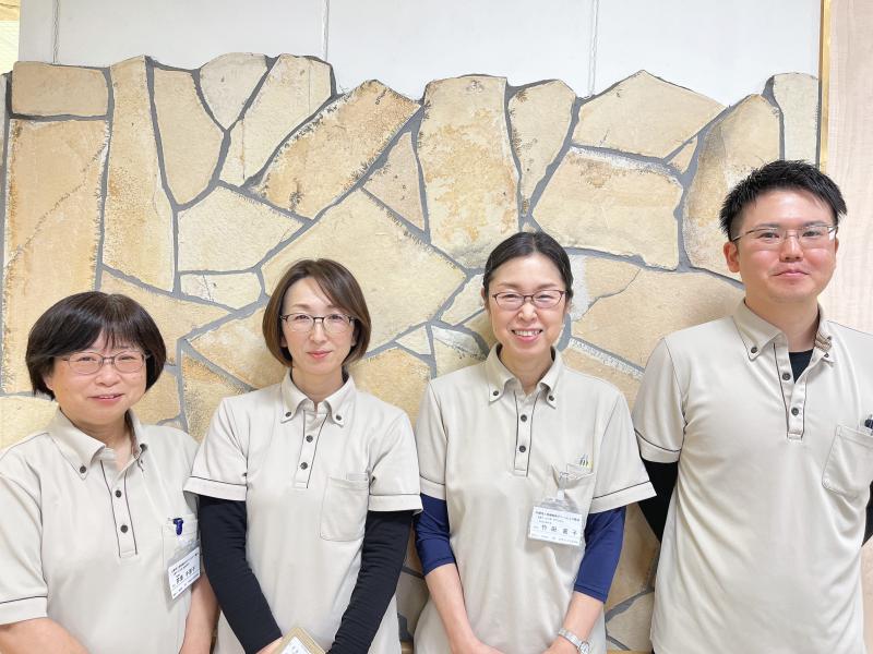 �{�ݑ��k���̃X�^�b�t�Љ�